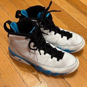 Nike Kids 4.5 Jordan Retro 9 blue & white